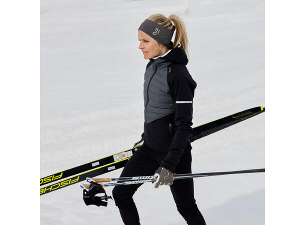 Johaug Concept Jakke XS Teknisk jakke med hette til dame TBLCK 