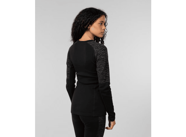 Johaug Trøye LS Elevate Wool XL Myk og varm ulltrøye TBLCK 