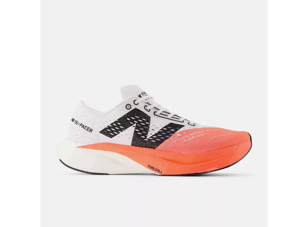 New Balance FC SuperComp Pacer v2 43 Rask gatesko til herre - URGENT RED 