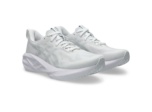 Asics Dame Løpesko Novablast 5 39,5 Allsidig løpesko med god demping - WhPi 