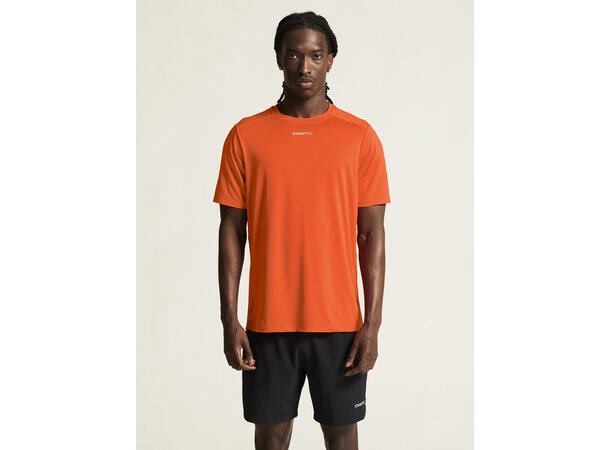 Craft M Trøye SS Adv Essence 2 L Myk & funksjonell trenings-t-skjorte - S 