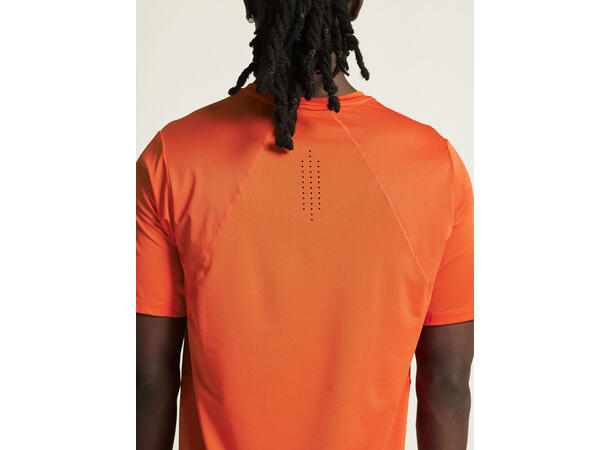 Craft M Trøye SS Adv Essence 2 L Myk & funksjonell trenings-t-skjorte - S 
