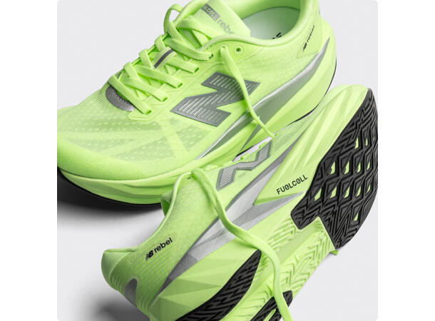 New Balance FuelCell Rebel v5 42,5 Lett og responsiv løpesko - MF 