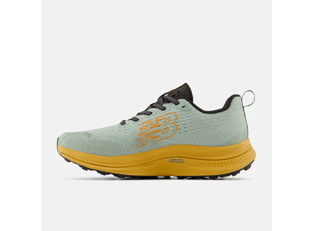 New Balance SuperComp Trail 37 Terrengløpesko med karbonplate W - ClAs 