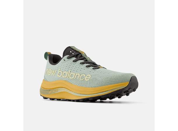 New Balance SuperComp Trail 37 Terrengløpesko med karbonplate W - ClAs 