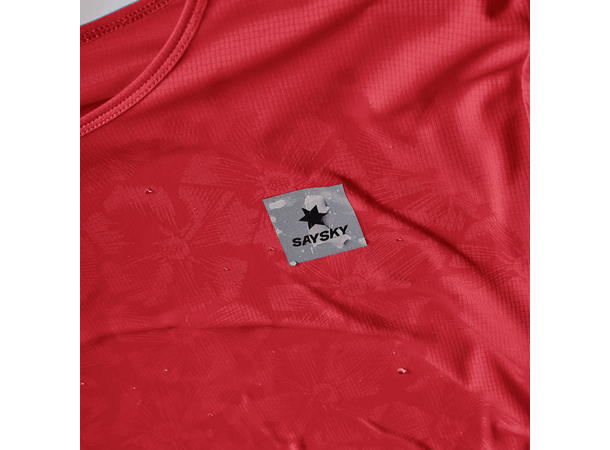 SAYSKY Dame Singlet Reactive Flow S Lett, luftig og stilig løpesinglet - Red 