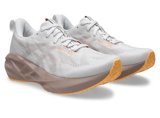 Asics Dame Løpesko Novablast 5 36 Fantastisk allround løpesko - WHITE/FAWN 