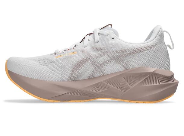 Asics Dame Løpesko Novablast 5 36 Fantastisk allround løpesko - WHITE/FAWN 