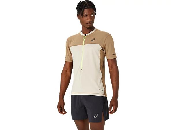 Asics Herre Fujitrail SS Trøye S Komfortabel løpetrøye i Feagr/Pepper 